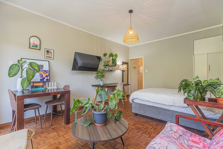 1 Bedroom Property for Sale in Sea Point Western Cape